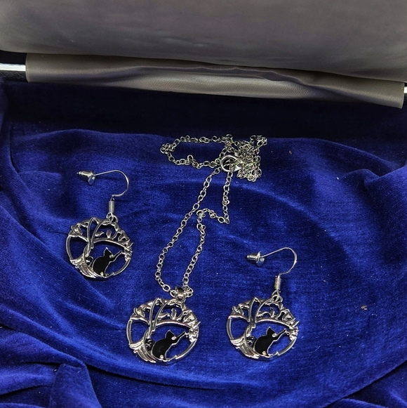 Silver Tonw Black Cat Reach Tree Of Life Necklace Earrings Set - Picture 4 of 16